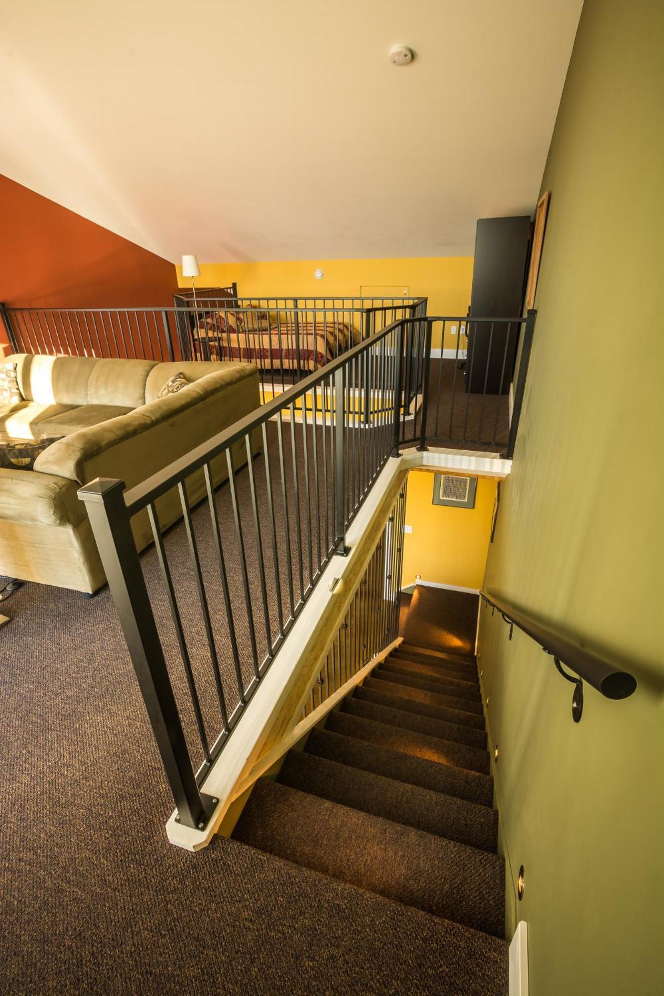 Crooked Tree Guest Suites Penticton Exterior photo